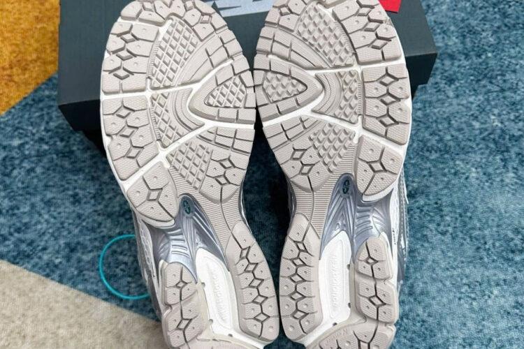 Giày New Balance 1906R Silver Metallic Màu Bạc Xanh