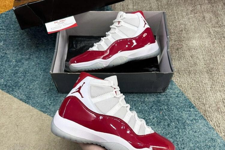 Giày Air Jordan 11 Retro Cherry Trắng Đỏ