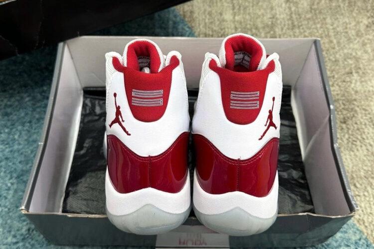Giày Air Jordan 11 Retro Cherry Trắng Đỏ