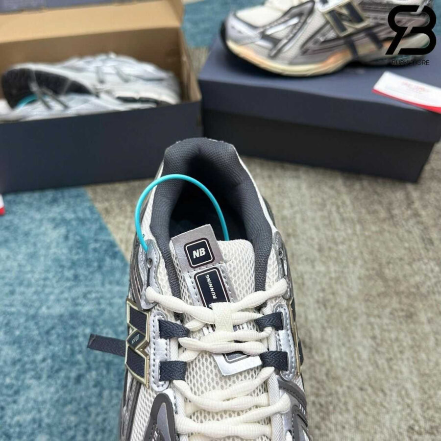 Giày New Balance 1906A Sea Salt Metallic Silver Bạc đen