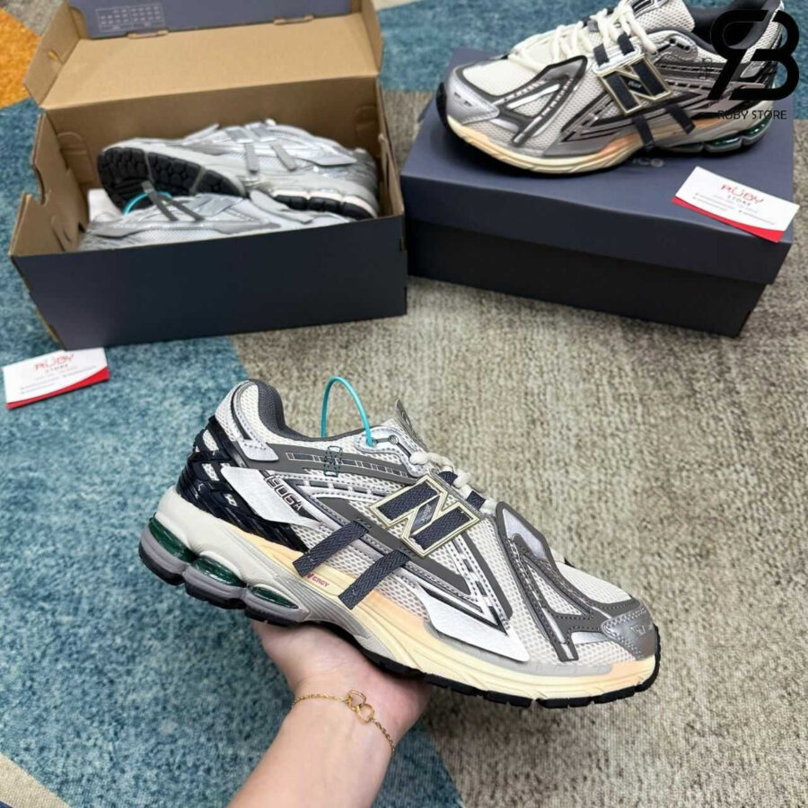 Giày New Balance 1906A Sea Salt Metallic Silver Bạc đen