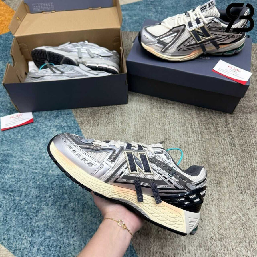 Giày New Balance 1906A Sea Salt Metallic Silver Bạc đen