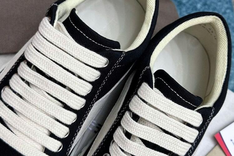 Giày Rick Owens Low Top Sneaker in Black and Milk Suede đen