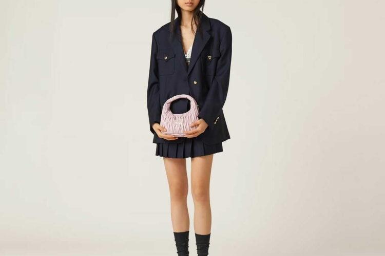 Túi Miu Miu Wander Matelassé Nappa Leather Hobo Small Bag Alabaster Pink hồng