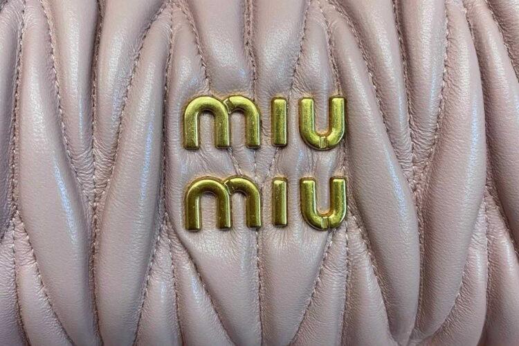 Túi Miu Miu Wander Matelassé Nappa Leather Hobo Small Bag Alabaster Pink hồng