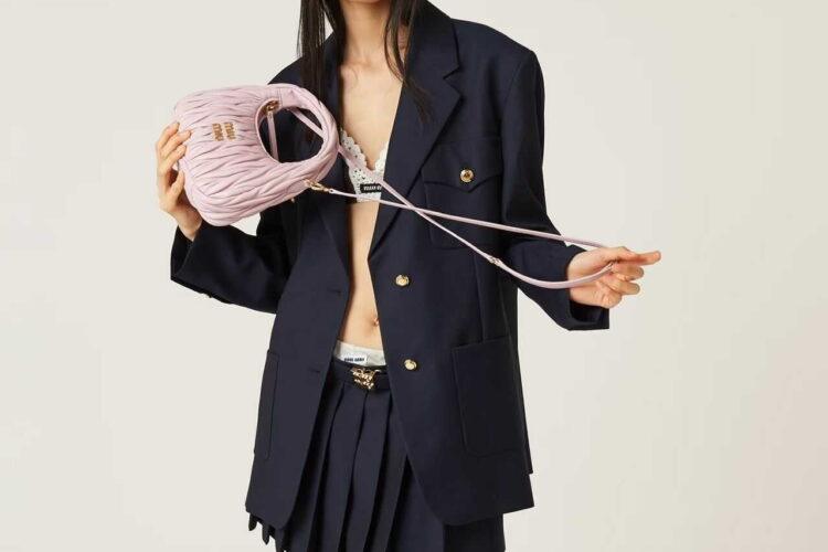 Túi Miu Miu Wander Matelassé Nappa Leather Hobo Small Bag Alabaster Pink hồng