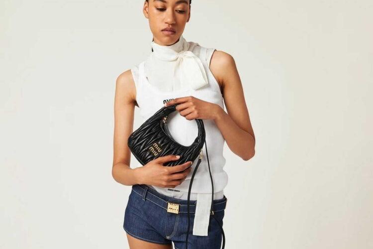 Túi Miu Miu Wander Matelassé Nappa Leather Hobo Small Bag Black Đen