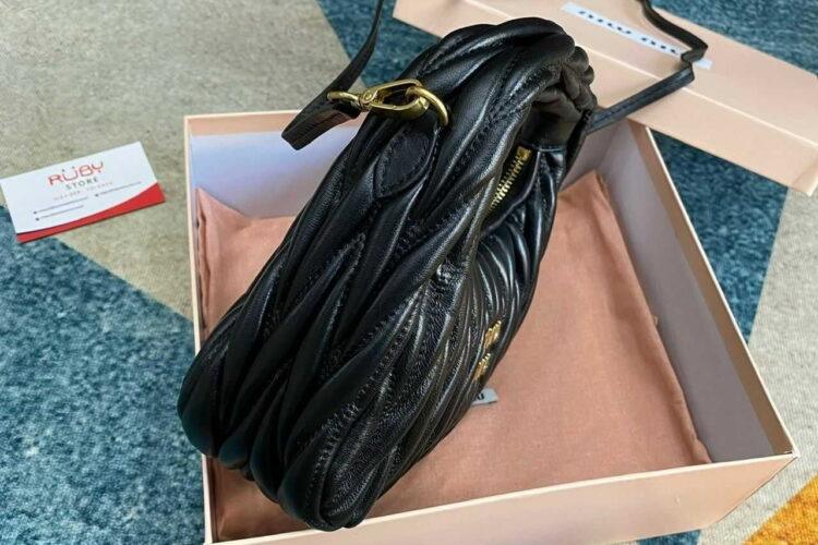 Túi Miu Miu Wander Matelassé Nappa Leather Hobo Small Bag Black Đen