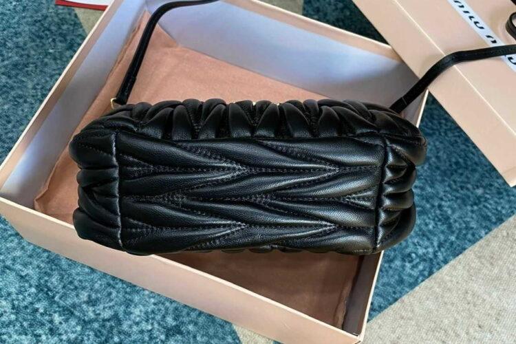 Túi Miu Miu Wander Matelassé Nappa Leather Hobo Small Bag Black Đen