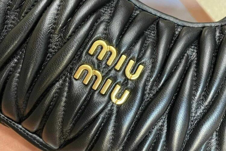 Túi Miu Miu Wander Matelassé Nappa Leather Hobo Small Bag Black Đen
