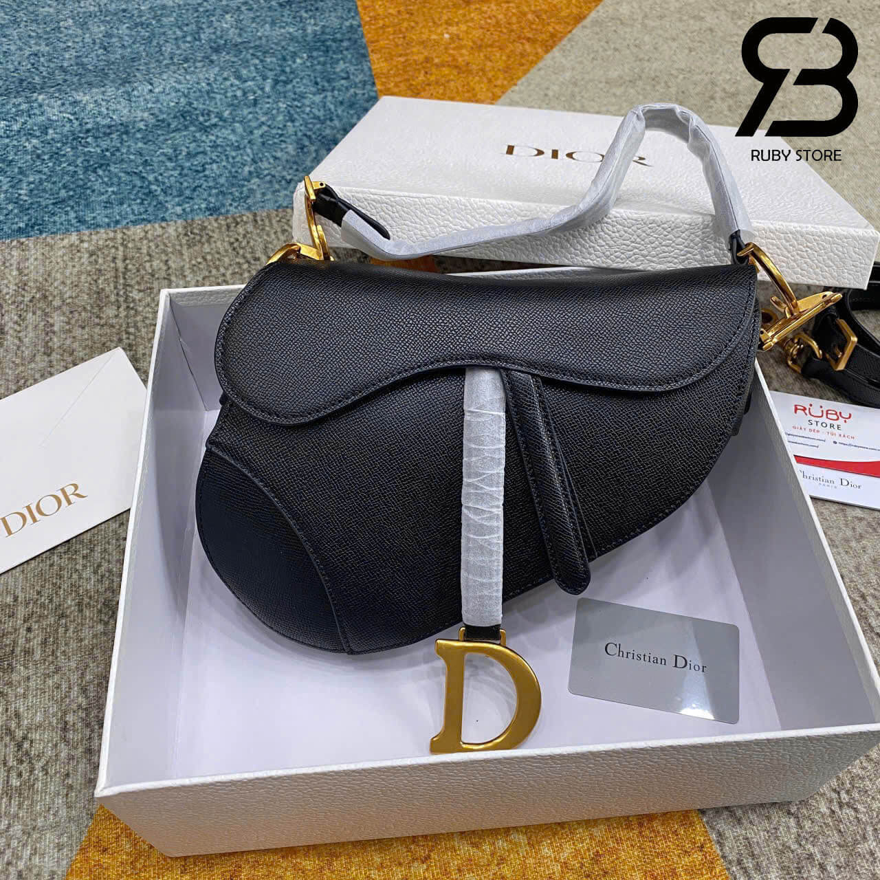 Hình ảnh thực tế túi Dior Saddle Medium Bag Màu Đen Leather Best Deal