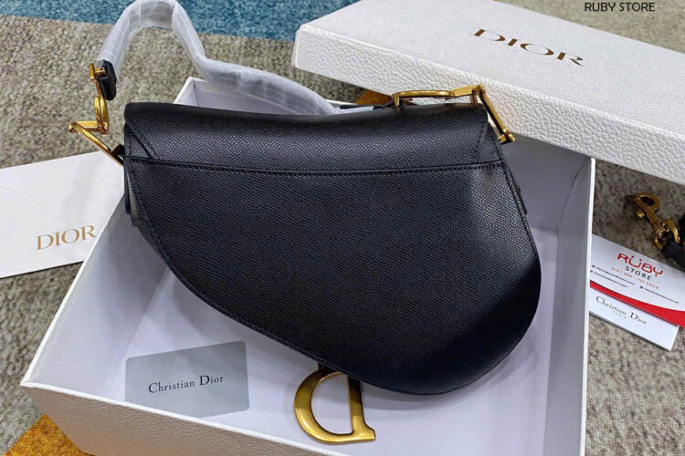 Hình ảnh thực tế túi Dior Saddle Medium Bag Màu Đen Leather Best Deal