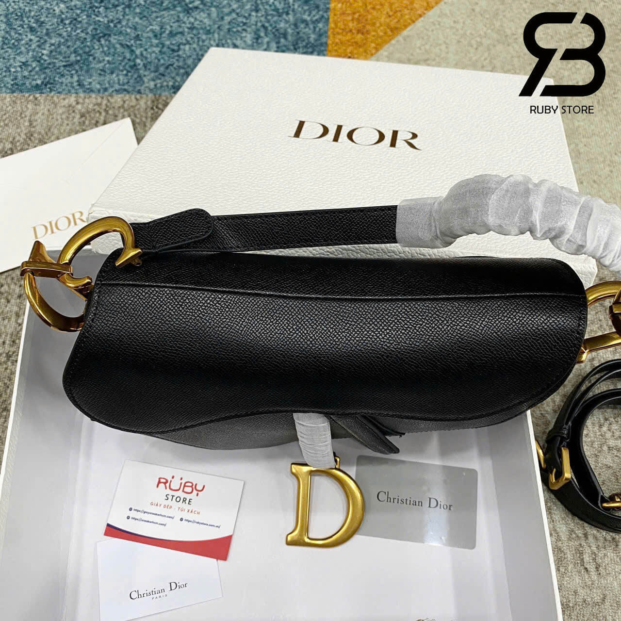 Hình ảnh thực tế túi Dior Saddle Medium Bag Màu Đen Leather Best Deal