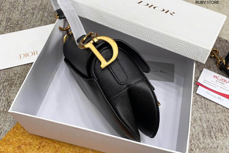 Hình ảnh thực tế túi Dior Saddle Medium Bag Màu Đen Leather Best Deal
