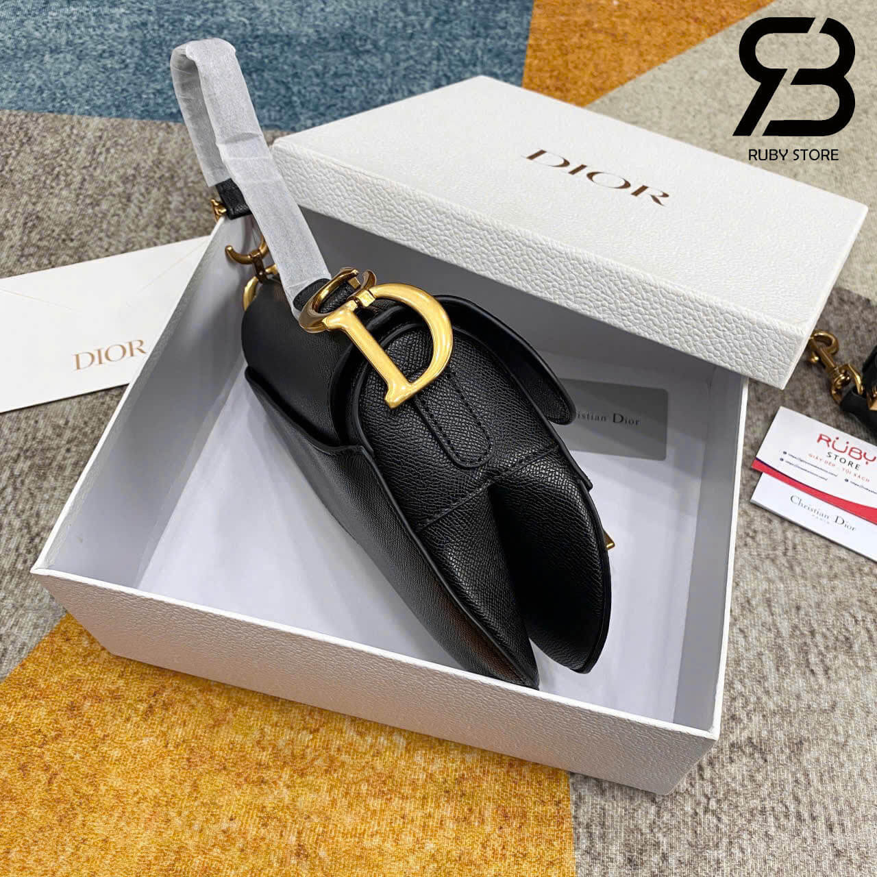 Hình ảnh thực tế túi Dior Saddle Medium Bag Màu Đen Leather Best Deal