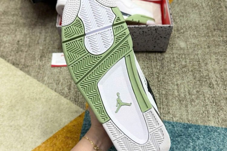 Giày Air Jordan 4 Retro Seafoam Trắng Xanh Rêu