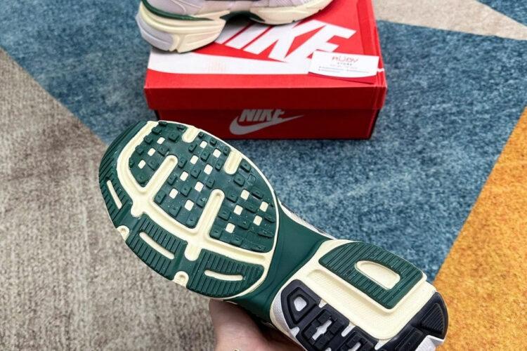 Giày Nike V2K Run Fir Trắng Xanh Lá