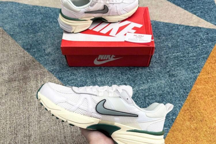 Giày Nike V2K Run Fir Trắng Xanh Lá