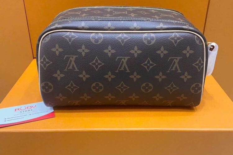 Túi LV Dopp Kit Toilet Pouch M44494 Monogram Canvas Nâu