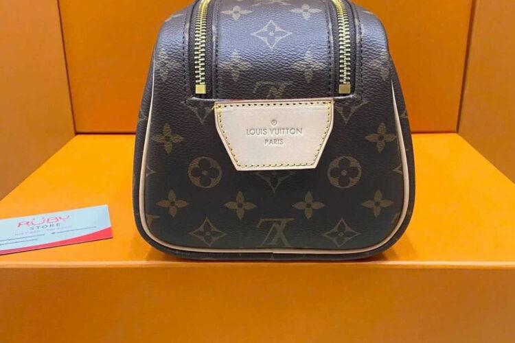 Túi LV Dopp Kit Toilet Pouch M44494 Monogram Canvas Nâu