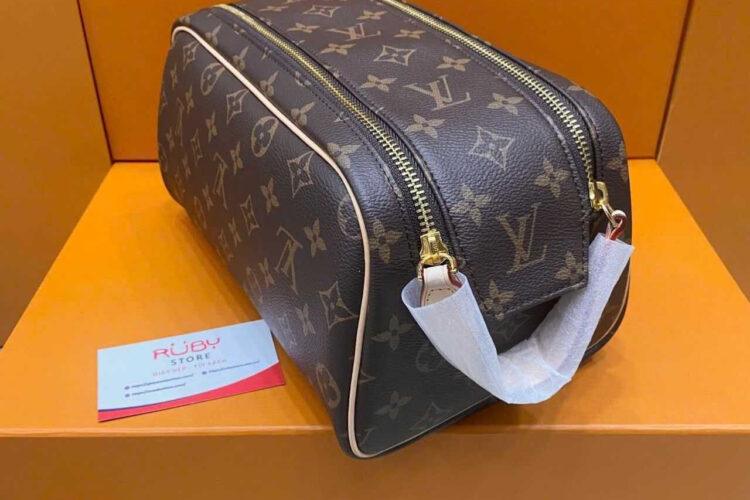 Túi LV Dopp Kit Toilet Pouch M44494 Monogram Canvas Nâu