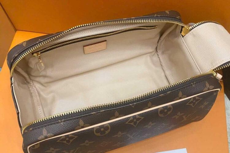 Túi LV Dopp Kit Toilet Pouch M44494 Monogram Canvas Nâu