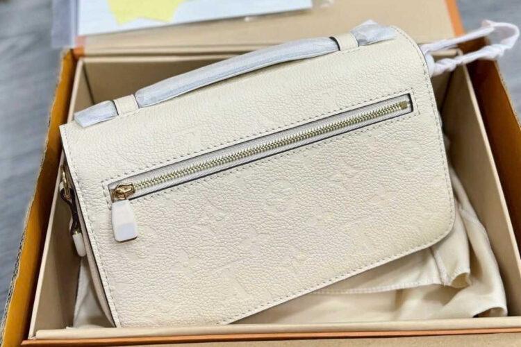 Túi LV Pochette Métis East West M22942 Creme Monogram Empreinte Kem