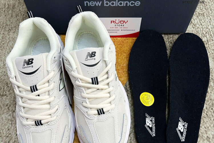 Hình ảnh thực tế đôi giày New Balance 530 màu be Rep 1 1 siêu cấp
