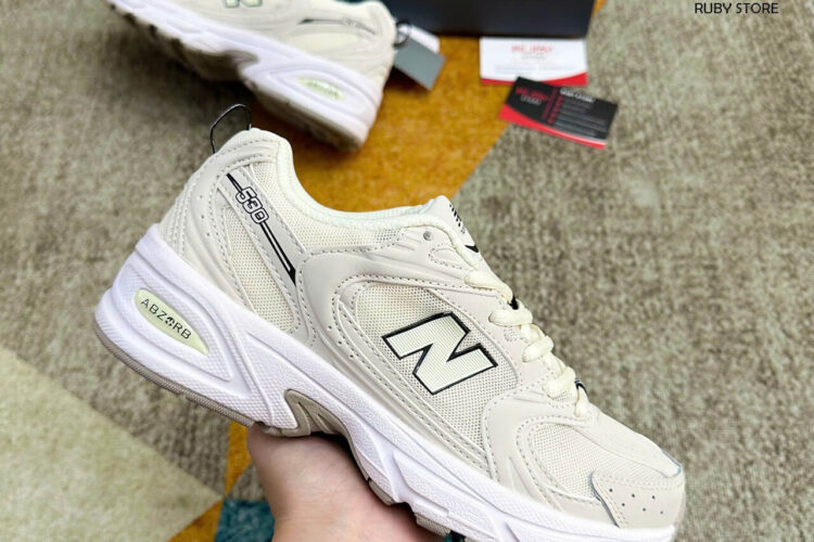 Hình ảnh thực tế đôi giày New Balance 530 màu be Rep 1 1 siêu cấp
