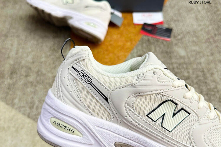 Hình ảnh thực tế đôi giày New Balance 530 màu be Rep 1 1 siêu cấp