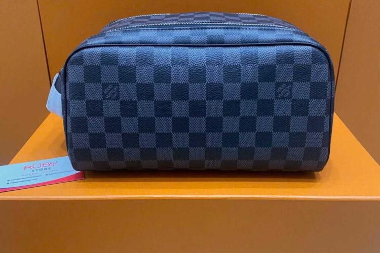 túi LV Dopp Kit Toilet Pouch N40127 Damier Graphite Canvas xám
