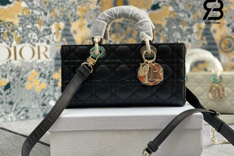 Hình ảnh thực tế túi xách Dior Lady D-Joy màu đen size 26CM