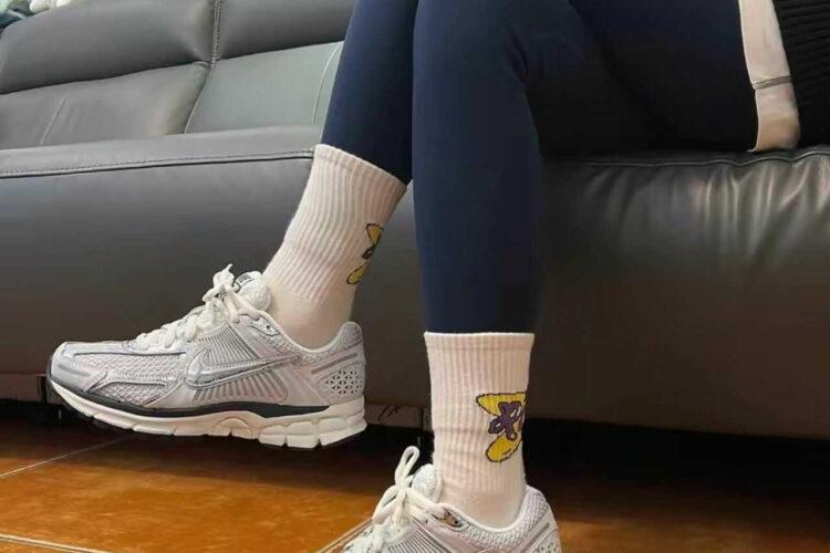 Giày Nike Vomero 5 Photon Dust Metallic Silver Màu Bạc