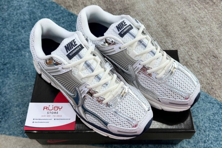 Giày Nike Vomero 5 Photon Dust Metallic Silver Màu Bạc