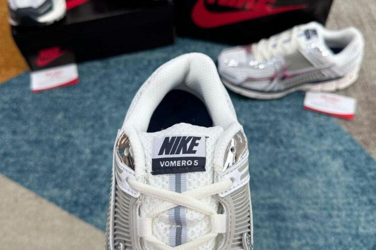 Giày Nike Vomero 5 Photon Dust Metallic Silver Màu Bạc