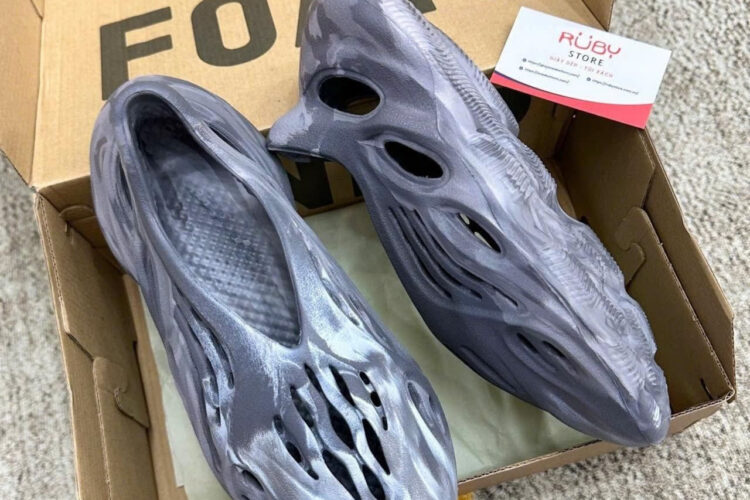 Giày Yeezy Foam Runner MX Granite Màu Xám