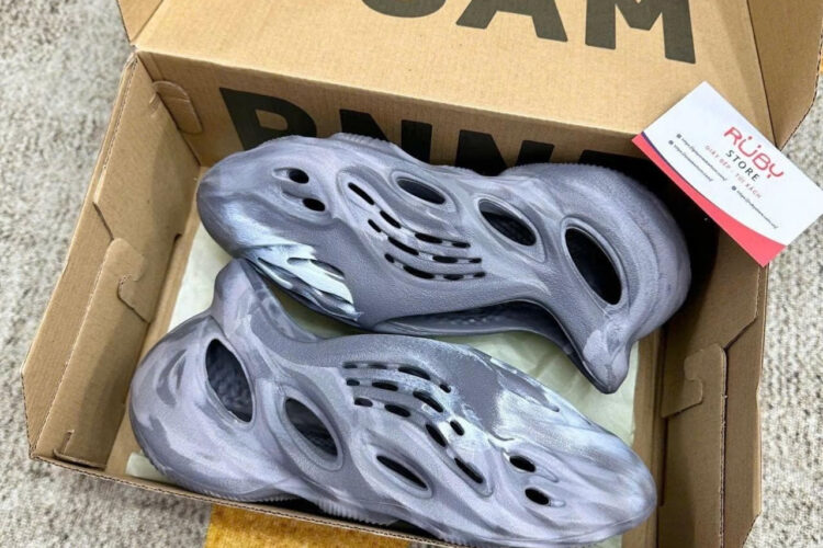 Giày Yeezy Foam Runner MX Granite Màu Xám