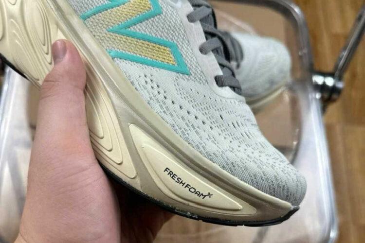 New Balance Fresh Foam X More Brighton Grey With Calcium And Cyber Jade V5