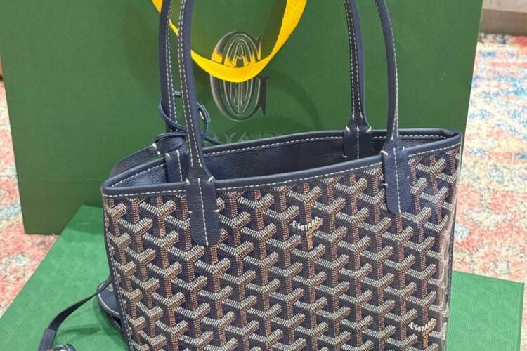 Túi Goyard Anjou Mini Reversible Bag Goyardine and Leather Navy Blue