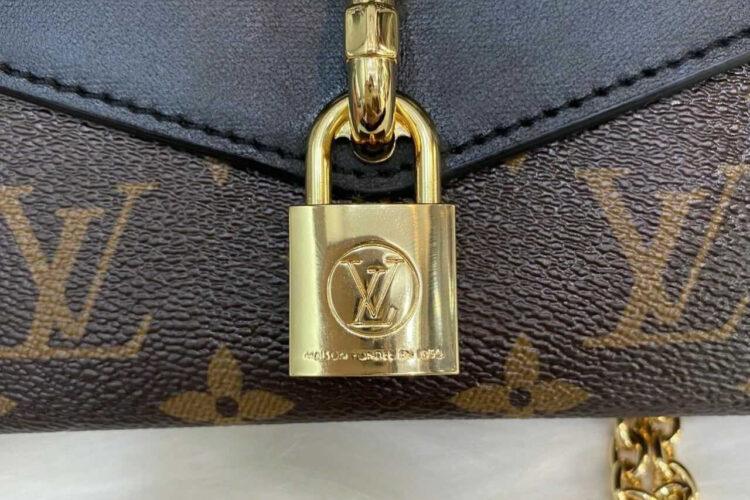 Túi LV Padlock On Strap Monogram Black Leather M80559 Nâu Đen