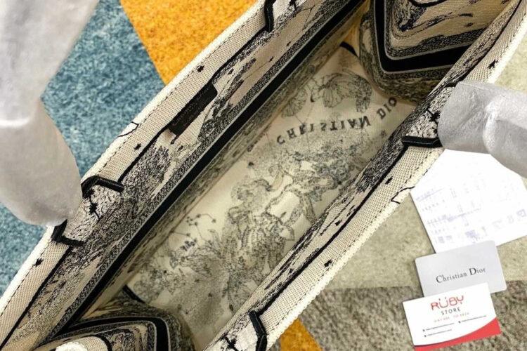 Túi Large Dior Book Tote White Black Zodiac Size 41 Siêu Cấp