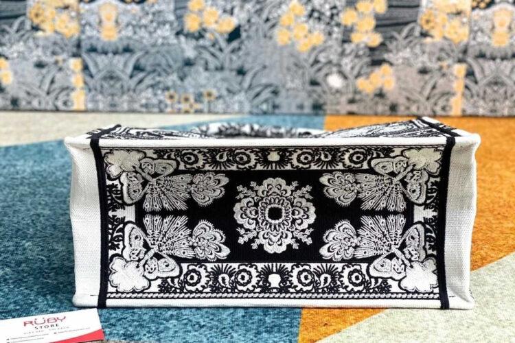 Túi Medium Dior Book Tote Size 36 Black White Butterfly Bandana