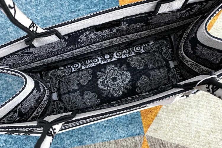 Túi Medium Dior Book Tote Size 36 Black White Butterfly Bandana