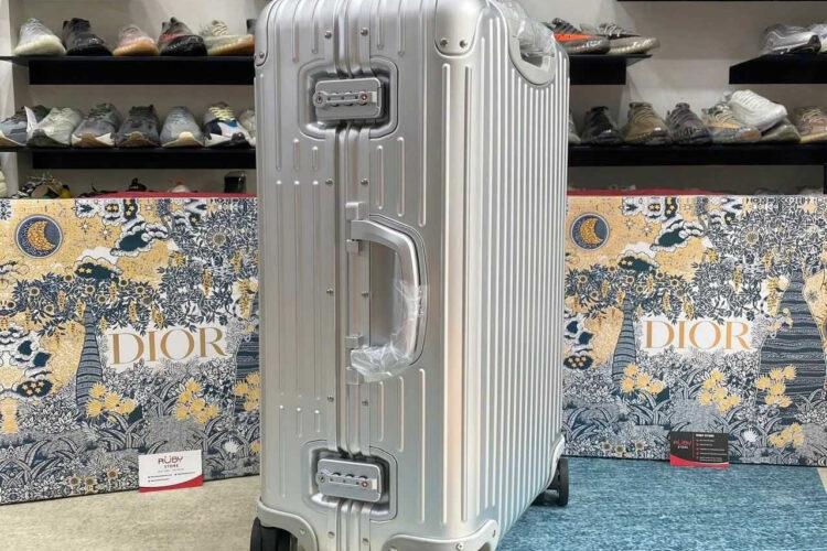 Vali Rimowa Checking M Luggage Silver Màu Bạc Like Auth