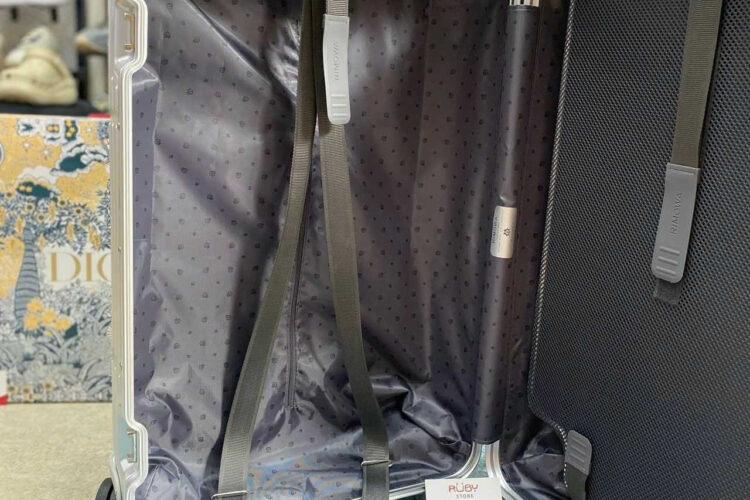 Vali Rimowa Checking M Luggage Silver Màu Bạc Like Auth