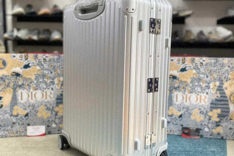 Vali Rimowa Checking M Luggage Silver Màu Bạc Like Auth
