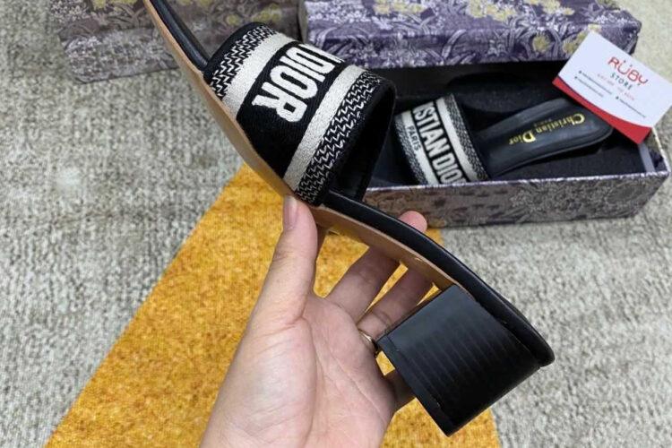 Dép Dior Dway Heeled Slide Embroidery Black Beige Màu Đen Be