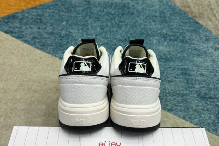 Giày MLB Chunky Liner Basic SL New York Yankees White Trắng đen