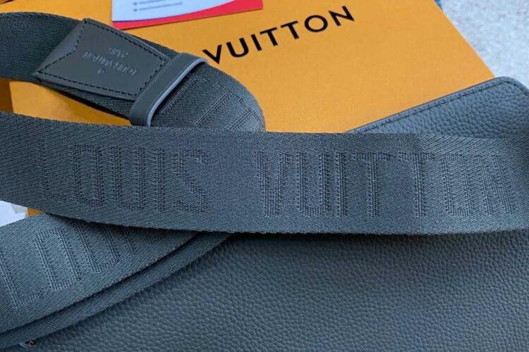 Túi LV Aerogram Takeoff Sling Bag M21364 Khaki Màu Xanh Rêu