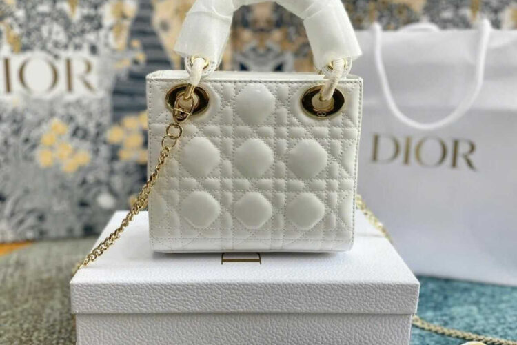 Túi Mini Lady Dior Latte Patent Calfskin GHW Màu Kem Bóng